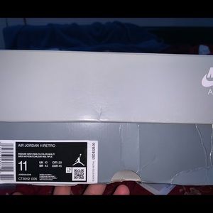 Air Jordan 11 Retro size 11 “COOL GREYS”